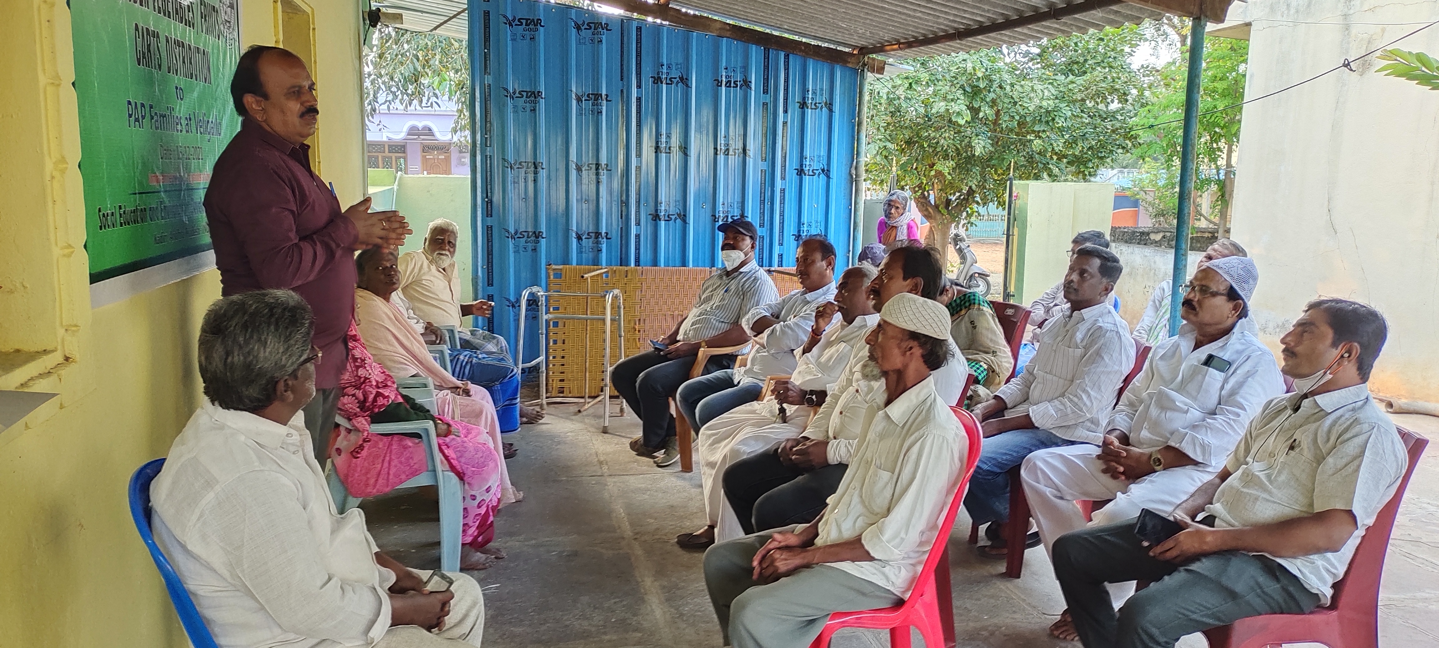 Orientation session for FRV-LRP vending cart beneficiaries